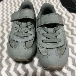 Toddler shoes 