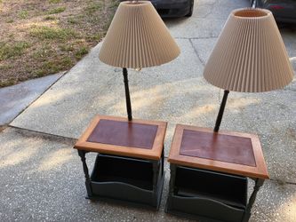 Beautiful Pair of Matching End Tables / Nightstands - Great Condition!