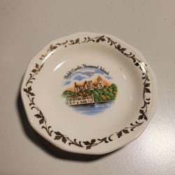 Vintage 1950's-1970's ENCO Views of America Boldt Castle Thousand Islands 22K Gold Souvenir Plate