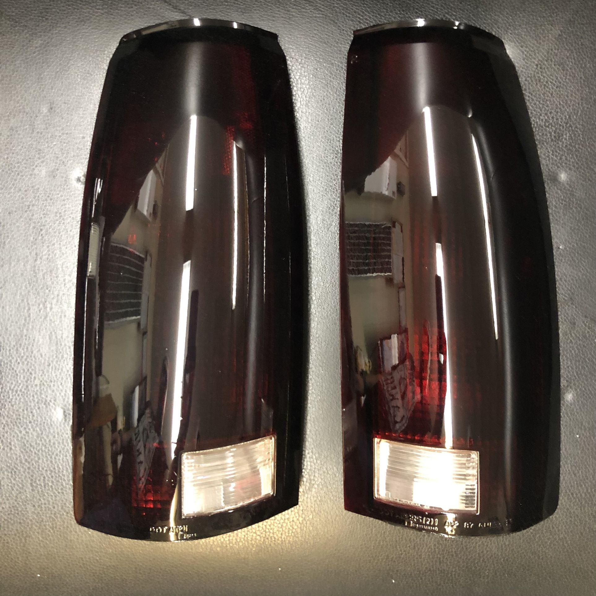 Chevrolet Silverado Tahoe GMC Sierra Yukon Tail Lights