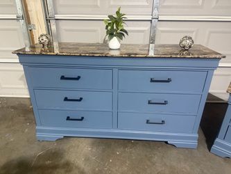 6-Drawer Dresser and nightstand