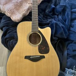 Yamaha 6 String Guitar 