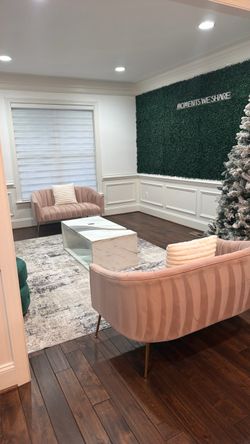 Pink loveseat ( Up to 2 )