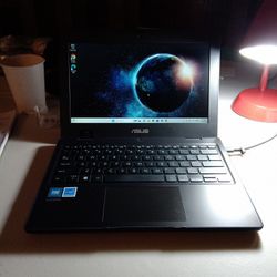 ASUS BR 1102CR Laptop