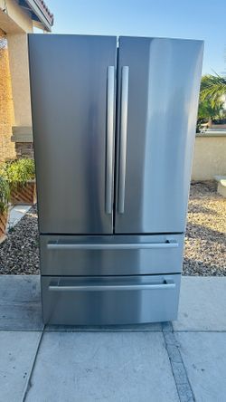 Bosch French Door Refrigerador Counter Depth $699
