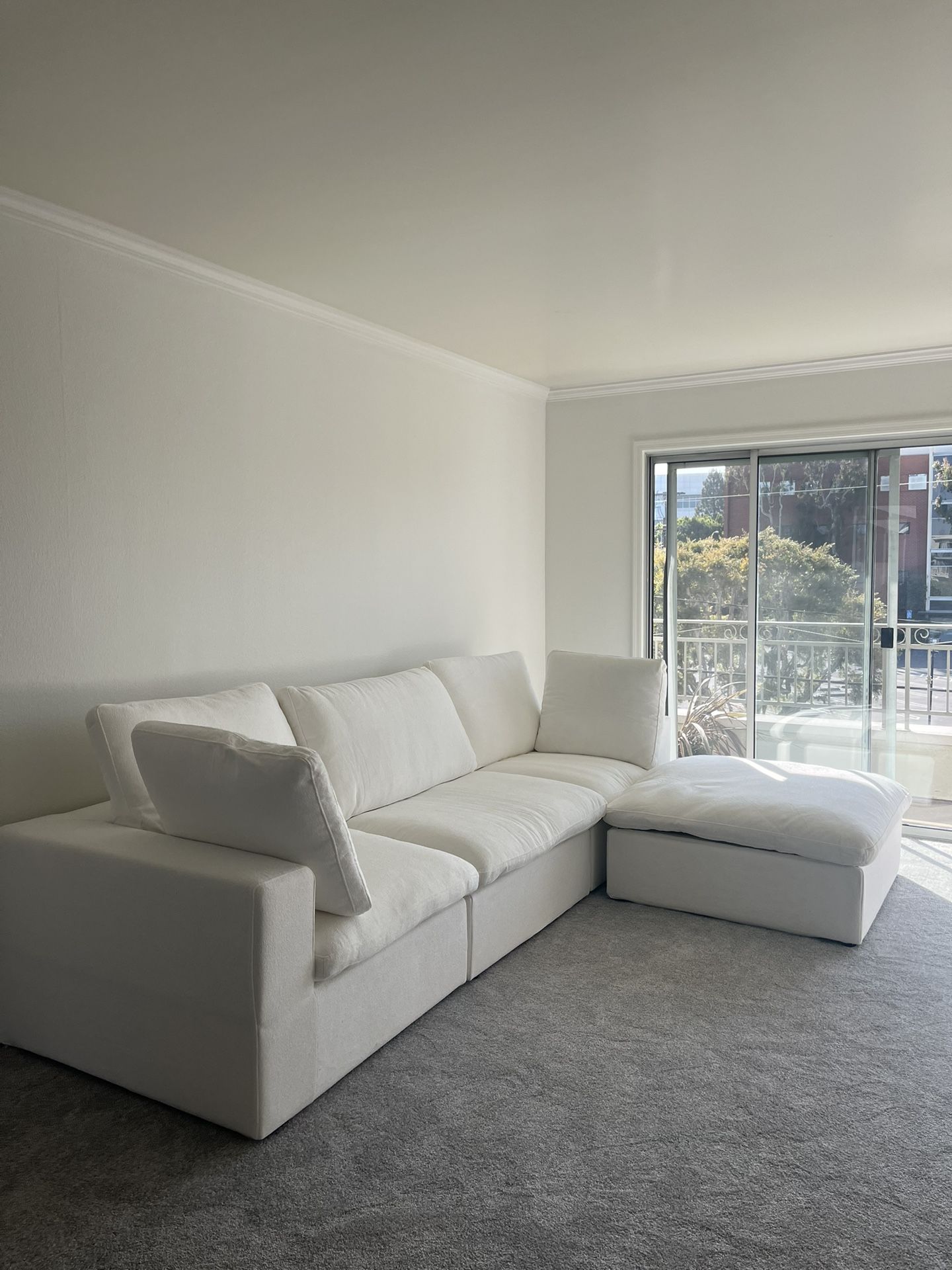 New White Cloud 4pc Sectional Couch