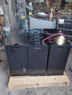 Battery forklift pallet jack solar