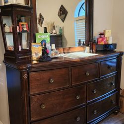 Bedroom Dresser Mirror And Chest