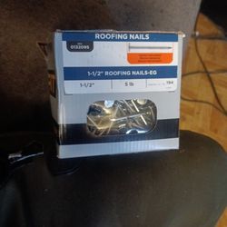 Roofing Nails 5lbs 1 1\2