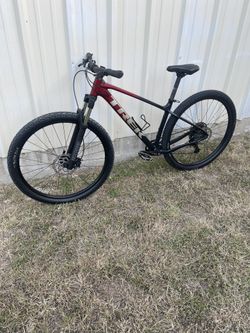 Trek Marlin 6 29er Mountain Bike