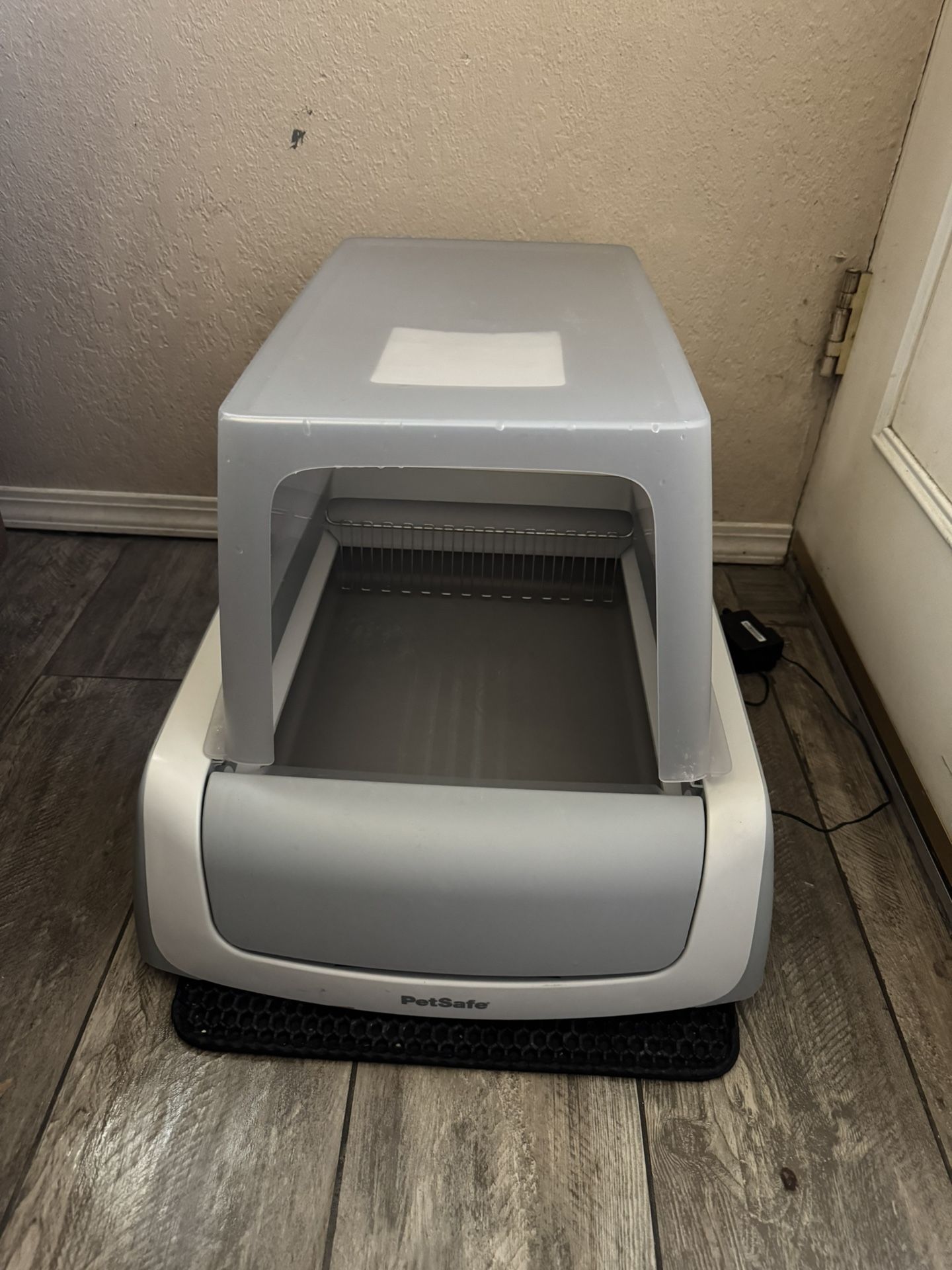 Scoop Free Litter Box And Litter