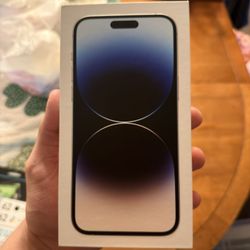 iPhone Box(no iPhone) Wired Earphones And Charger Cable