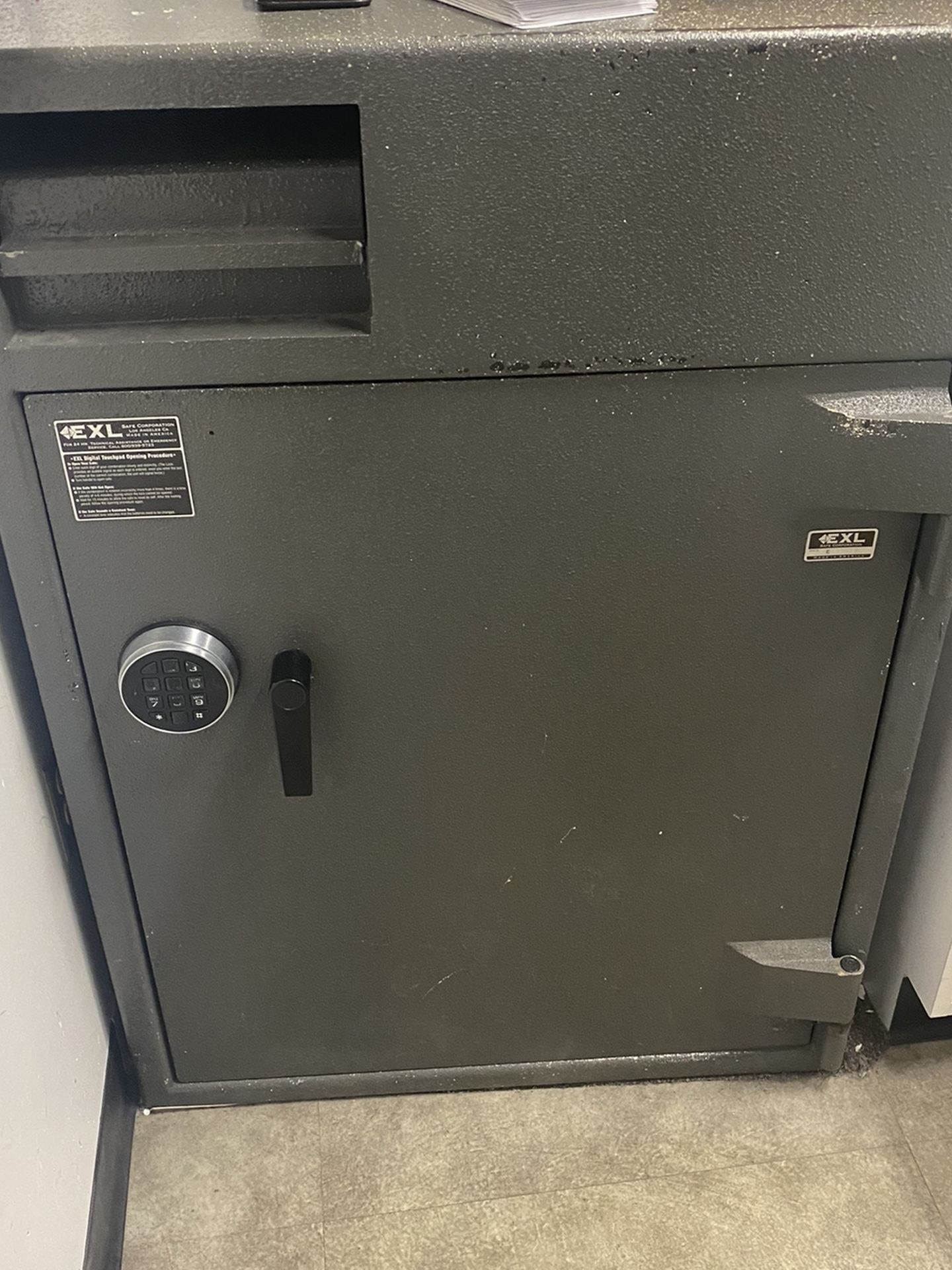 Commercial grade retail store safe 350lbs