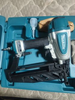 Makita Finish Nailer Straight 16-gauge 2-1/2 in 100$$ Brand New Nueva