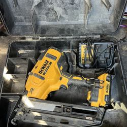 Dewalt Finish Nailer
