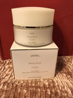JAFRA Royal Jelly BODY COMPLEX
