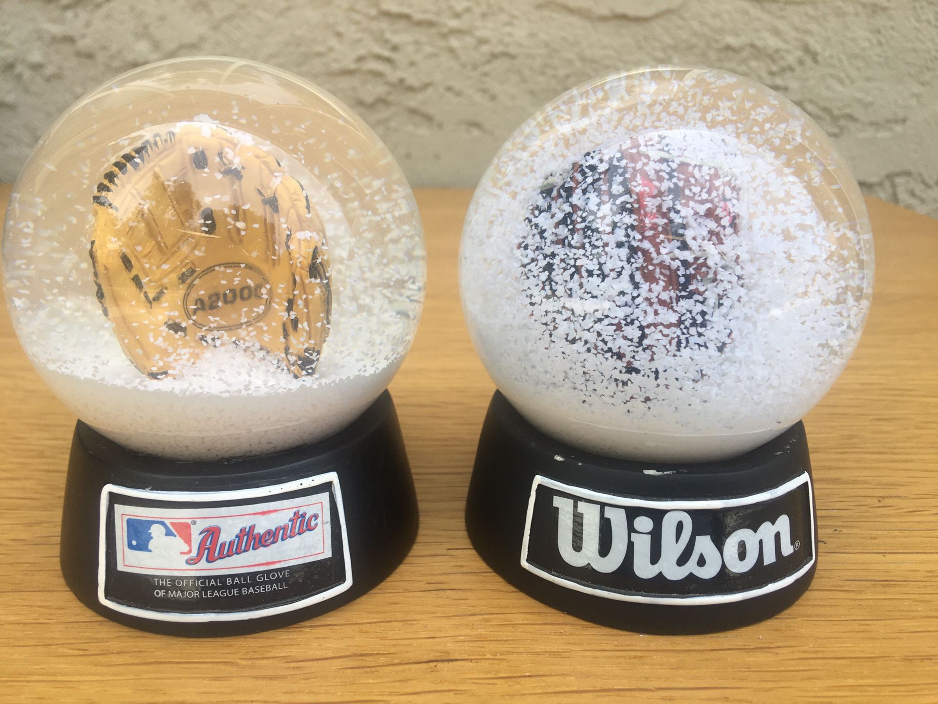 Wilson Glove A2000 A2K Snow Globes Bobblehead Collectors Baseball Softball
