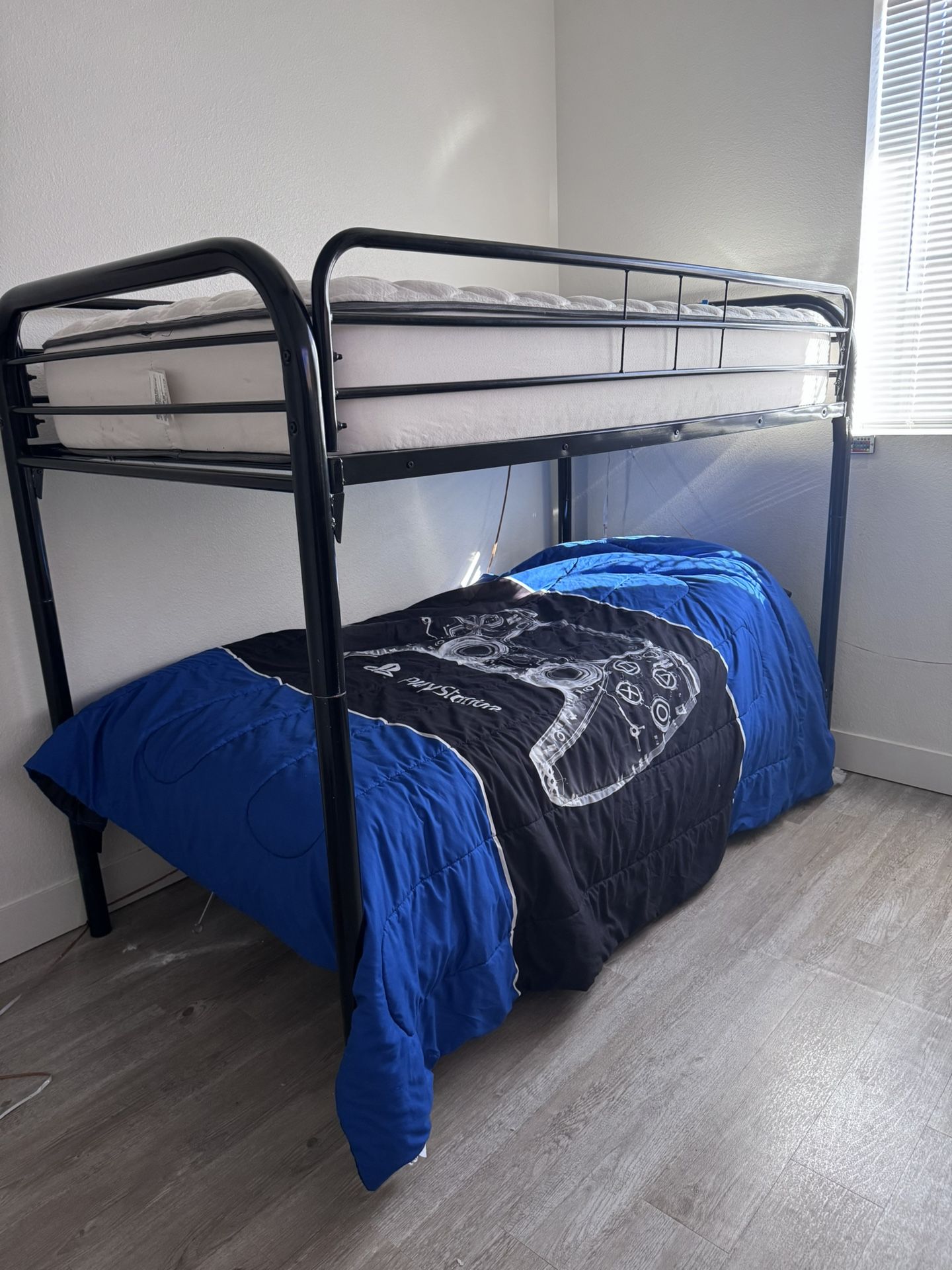 Bunkbed Twin
