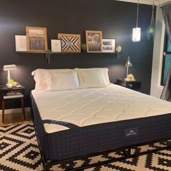 Dreamcloud - The DreamCloud, Queen - Like New, Perfect Condition