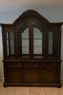 Large Dark Brown Dining Room Hutch / China Cabinet