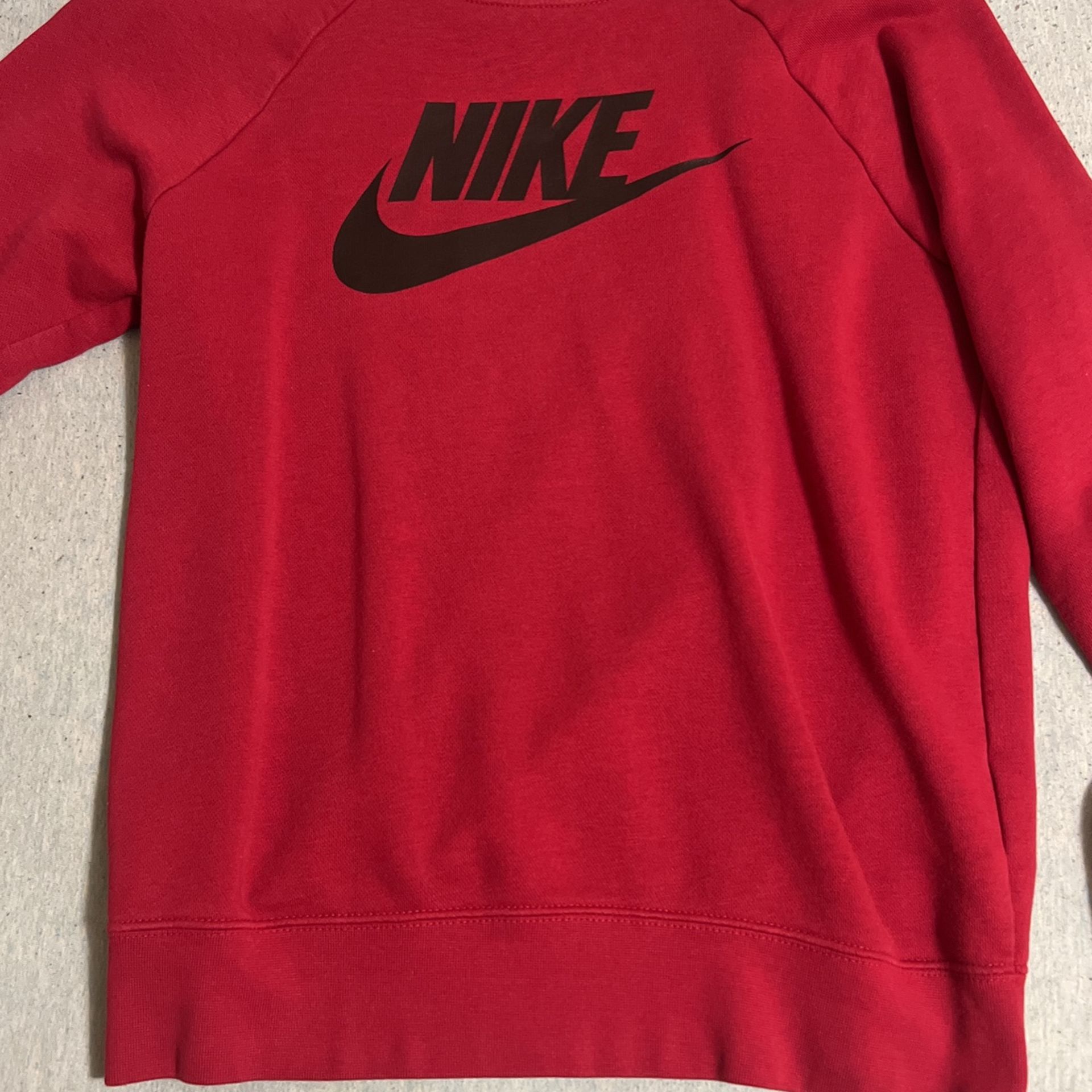 nike sweatshirt