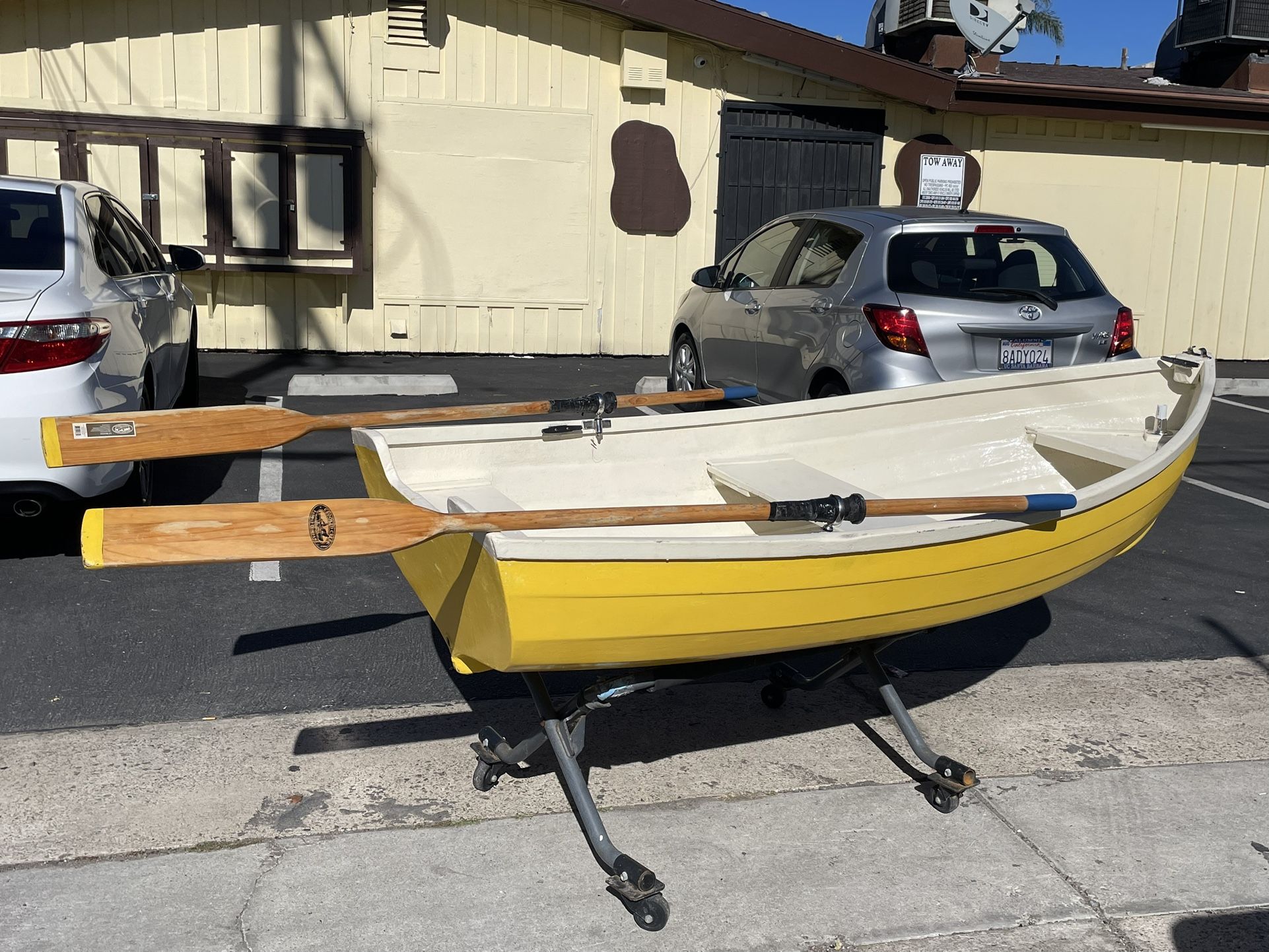 8’ Fiberglass Dinghy Skiff Clean With Oars for Sale in San Diego, CA