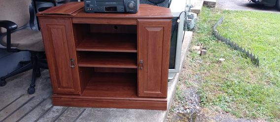 Tv stand w cabinets