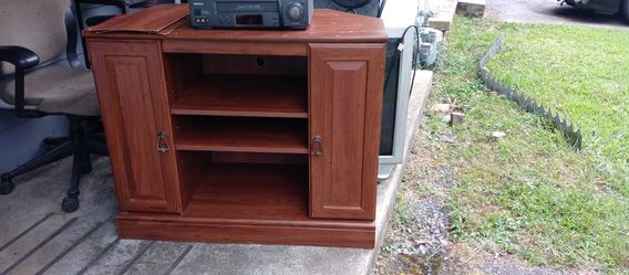 Tv stand w cabinets