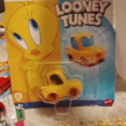 HOT WHEELS LOONEY TUNES TWEETY BIRD