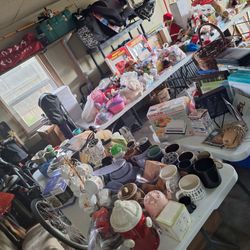 HUGE SALE 930 Security Ave May 30 Fri 8-2