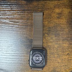 Apple Watch Series 4  40 mm Stainless Steel &ceramic Case 