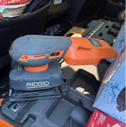 RIDGID 18V SubCompact Brushless Cordless 1/4 Sheet Sander (Tool Only)