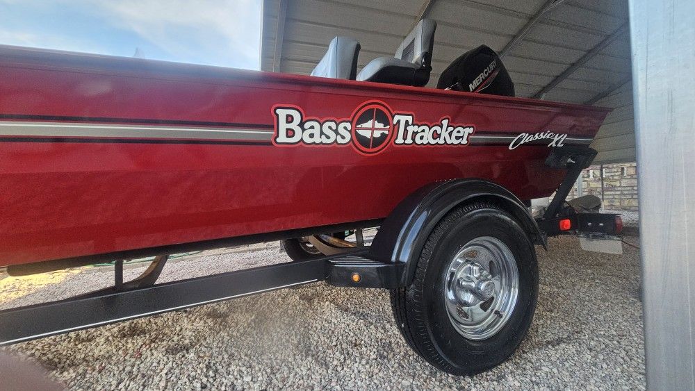 2020 16' BASS TRACKER w/ Trailer