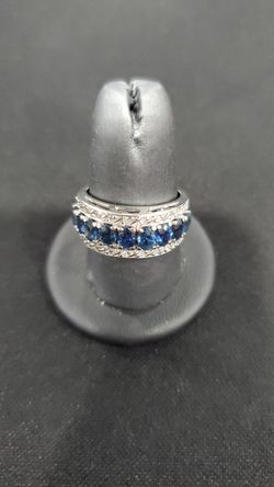14KT WHITE GOLD SAPPHIRE RING