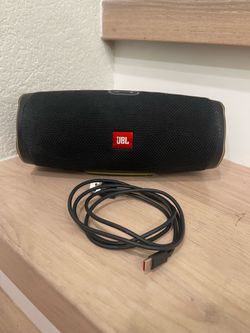 JBL Charge 4