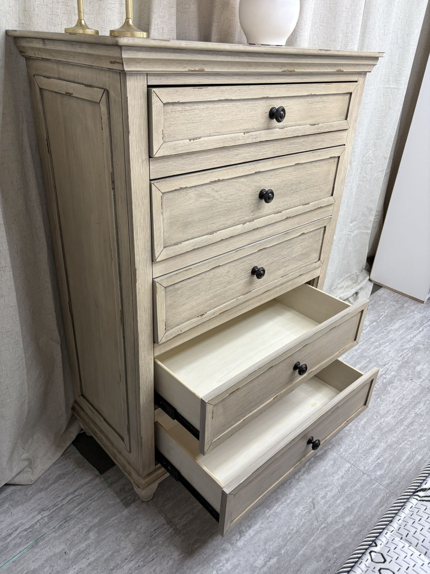 Solid Wood Bone Vintage Chest Dresser New🌟
