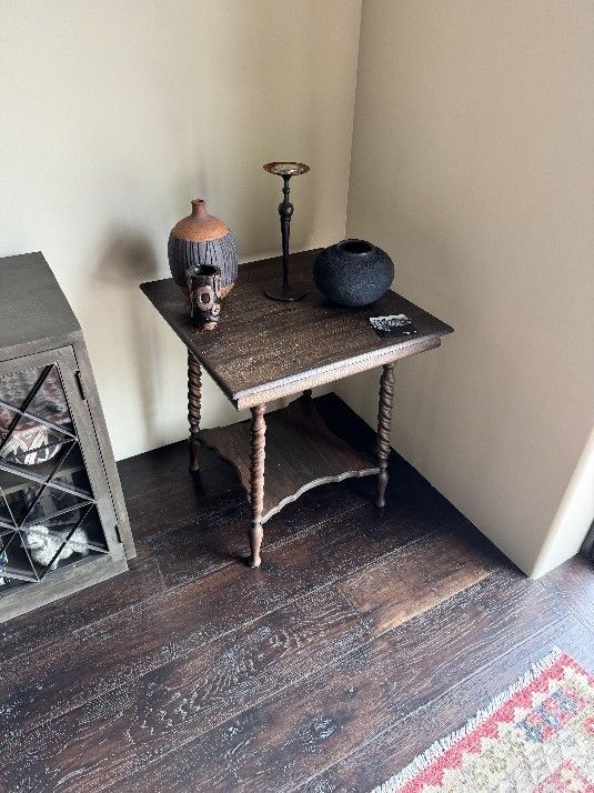 RARE *ORIGINAL/UNPAINTED*: Antique 1800s Victorian "spiral legged" Wooden Lamp/Side Table