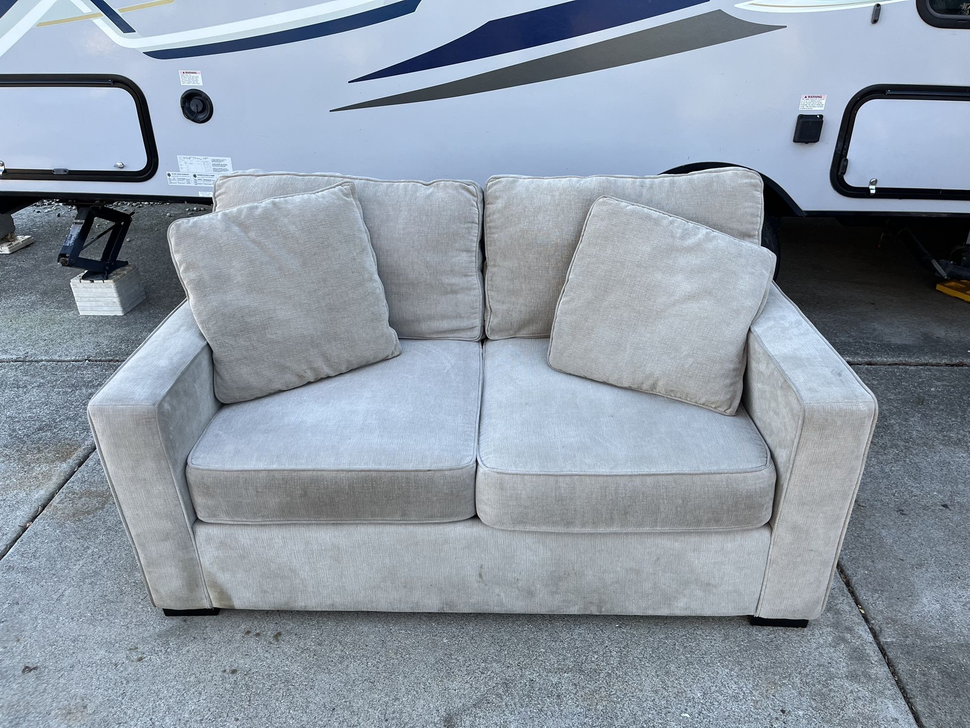 Comfy White Couch / loveseat 