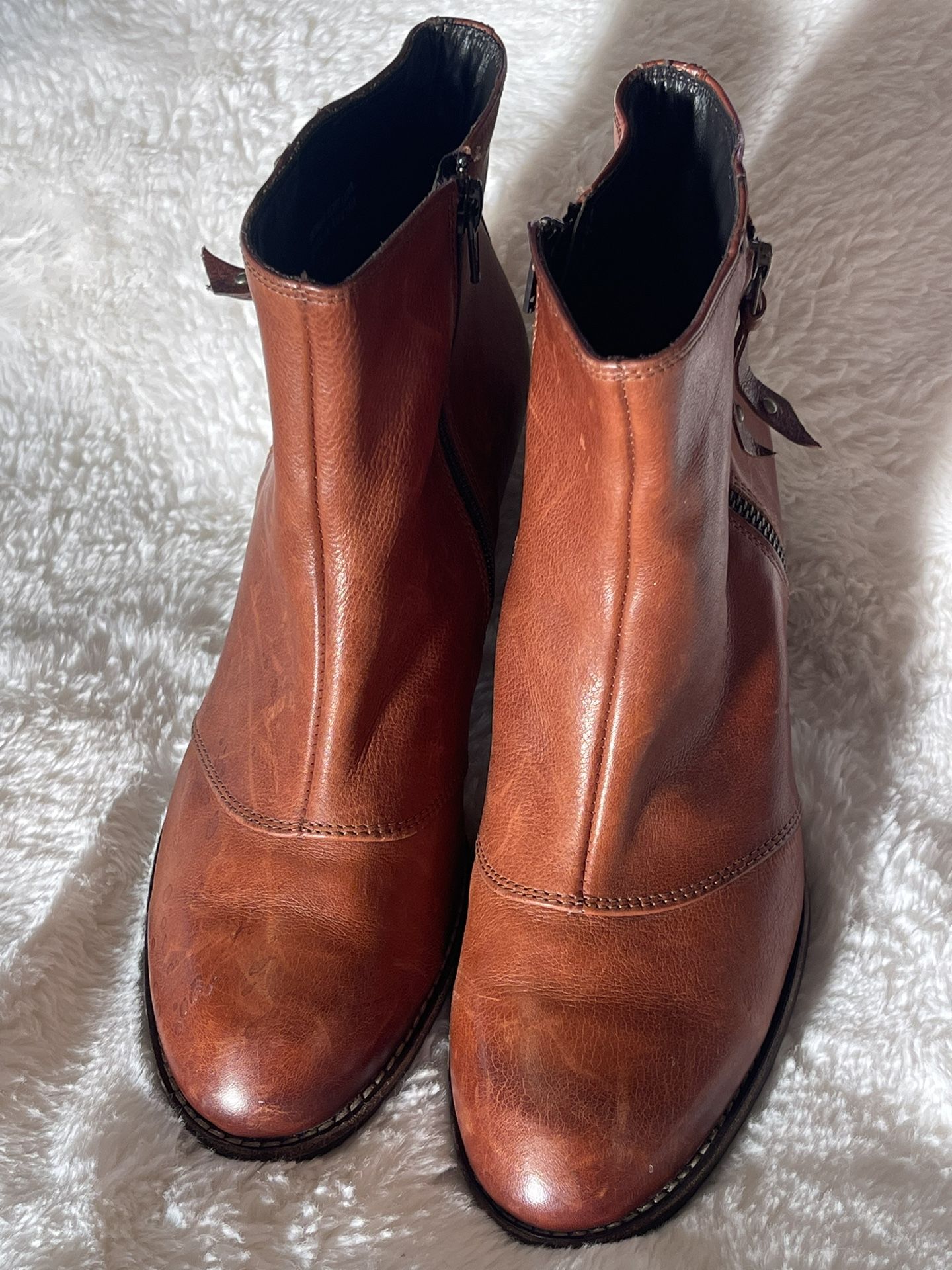 Paul Green booties $150 sz 8.5