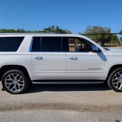 2015-2020 CHEVROLET SUBURBAN LT  GENUINE RUBBER FLOOR MATS LOGO 