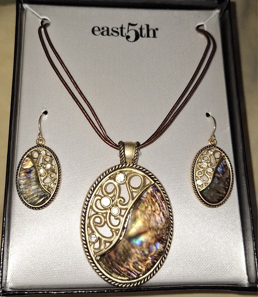 Necklace & Earrings Gift Set