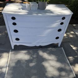 Modern Farmhouse (4) Drawer Dixie Dresser