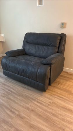 Oversized Recliner