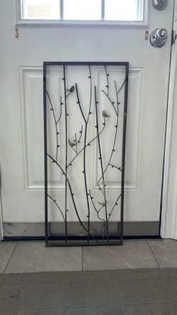 Metal bird wall hanging
