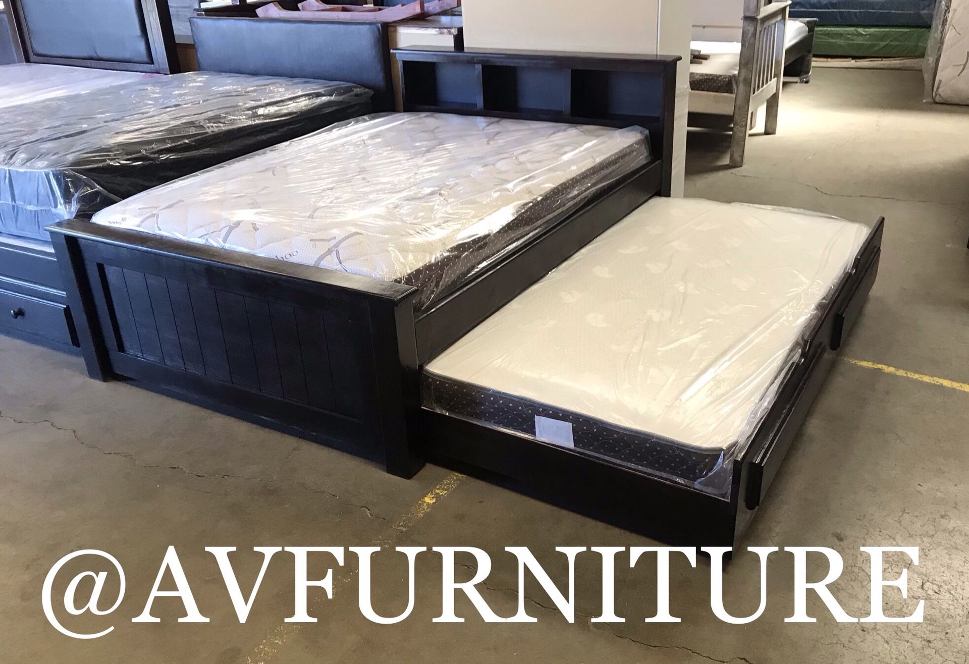 Solid Wood Full Bed With Twin Trundle