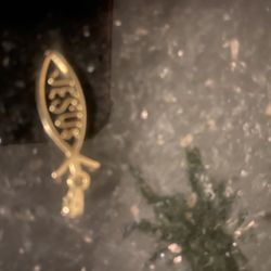 🌸🌺🌼DIJE DE ORO 14K ORO REAL PEQUEÑO FISH NUEVO 
