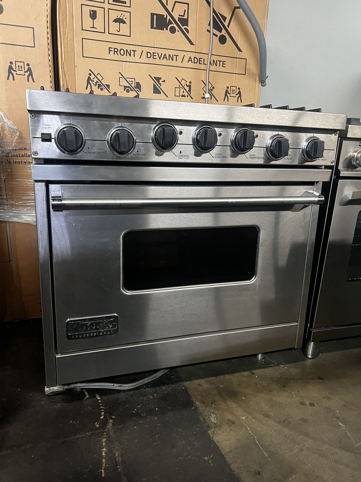 Viking 36”Wide Dual Fuel Range Stove In Stainless Steel