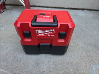 Milwaukee vacuum cleaner M12