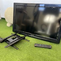 Panasonic Viera tv 32 inch with wall mount