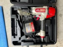 Max Supersider Coil Nail Gun Model Cn565s
